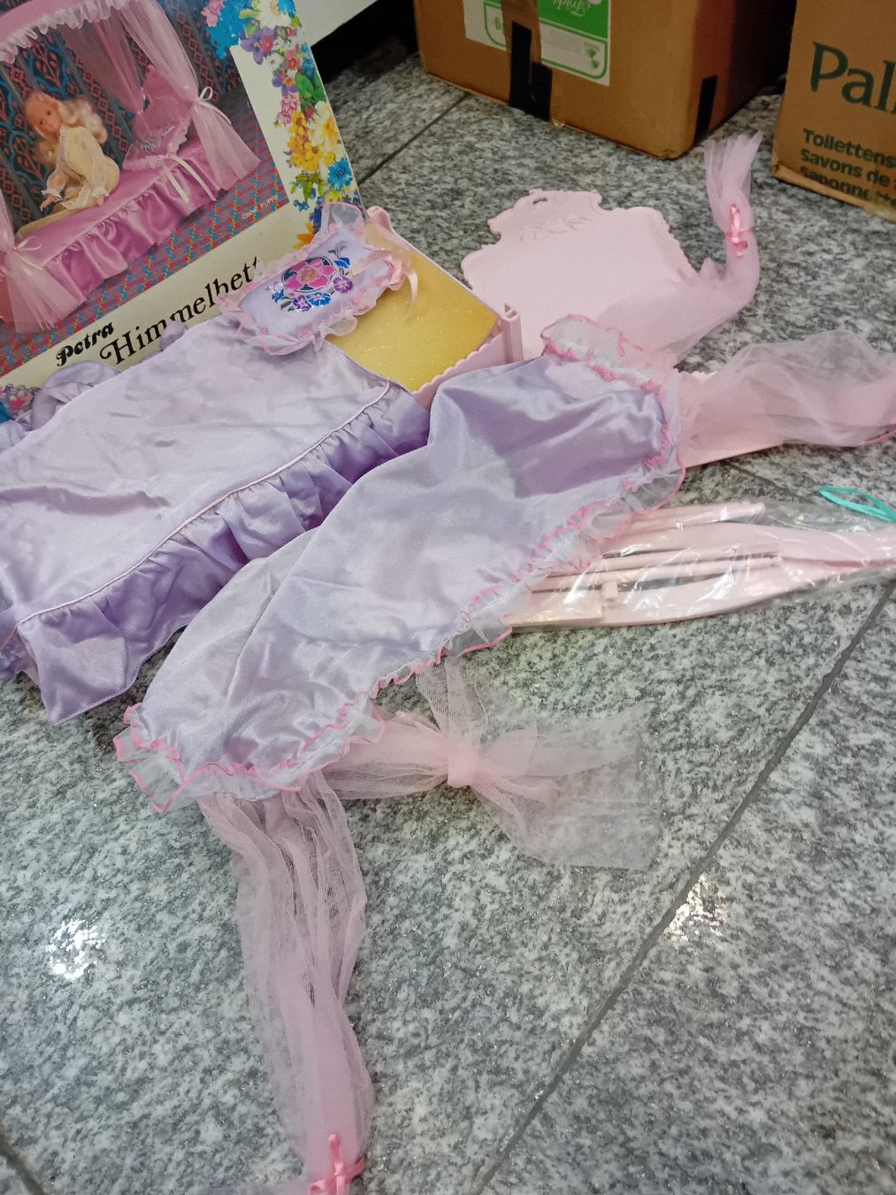 Casette per bambini: Petra Himmelbett per bambole Barbie – Usato da Biasca venduto da Old_6blh 3