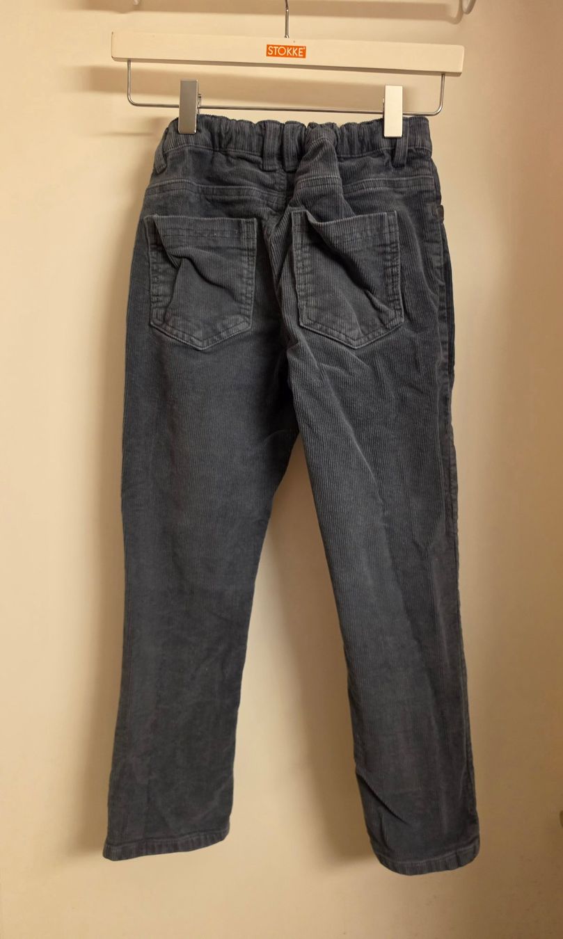Next Pantalons: graue Cordhose Gr. 134 – D'occasion à Zürich par Pemberleys 2