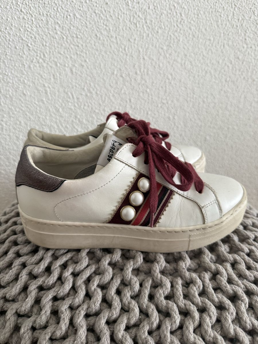 Scarpe da donna: Chunky Sneaker mit Perlen – Usato da Hedingen venduto da julesli