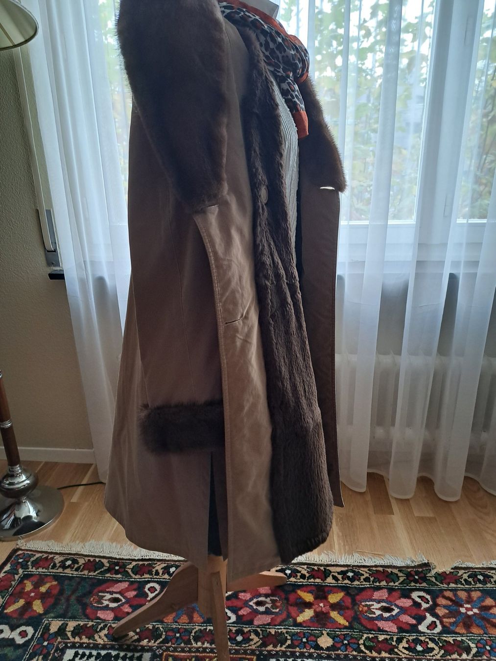 Nerz Cappotti: Schicker Mantel mit Nerz 42 – Usato da Zürich venduto da katalinw 2