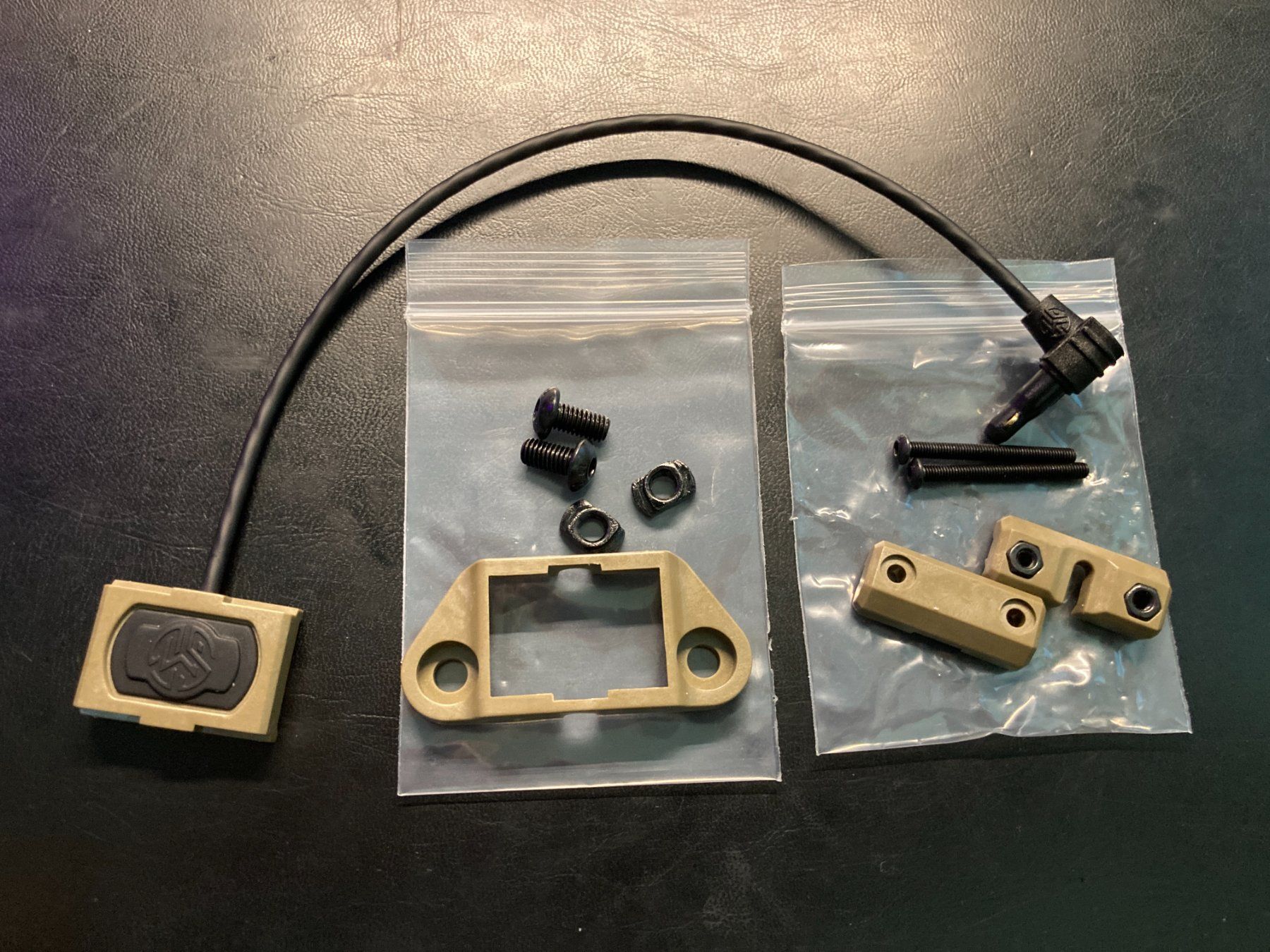 Modellini di ferrovie: Somogear Modbutton Crane-Plug – Usato da Dübendorf venduto da dreamliner-787