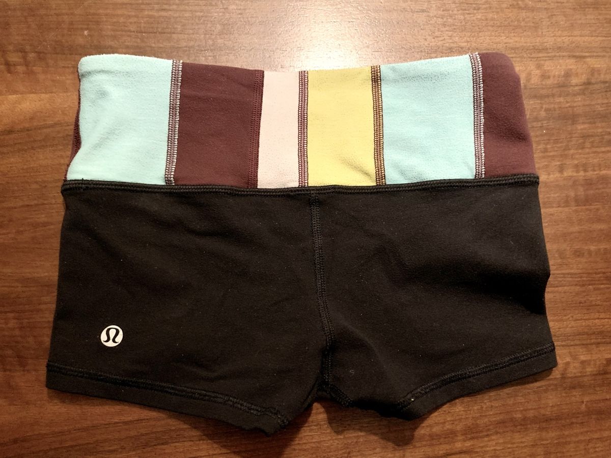 Lululemon Leggings: Lululemon Shorts. Reversible. XS/S – Usato da Unterseen venduto da jpowers1971 3