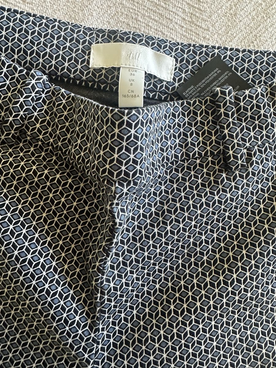 H&M Hosen: H&M Trousers patterned EUR 36 – Gebraucht aus Zürich von car_68nt 1