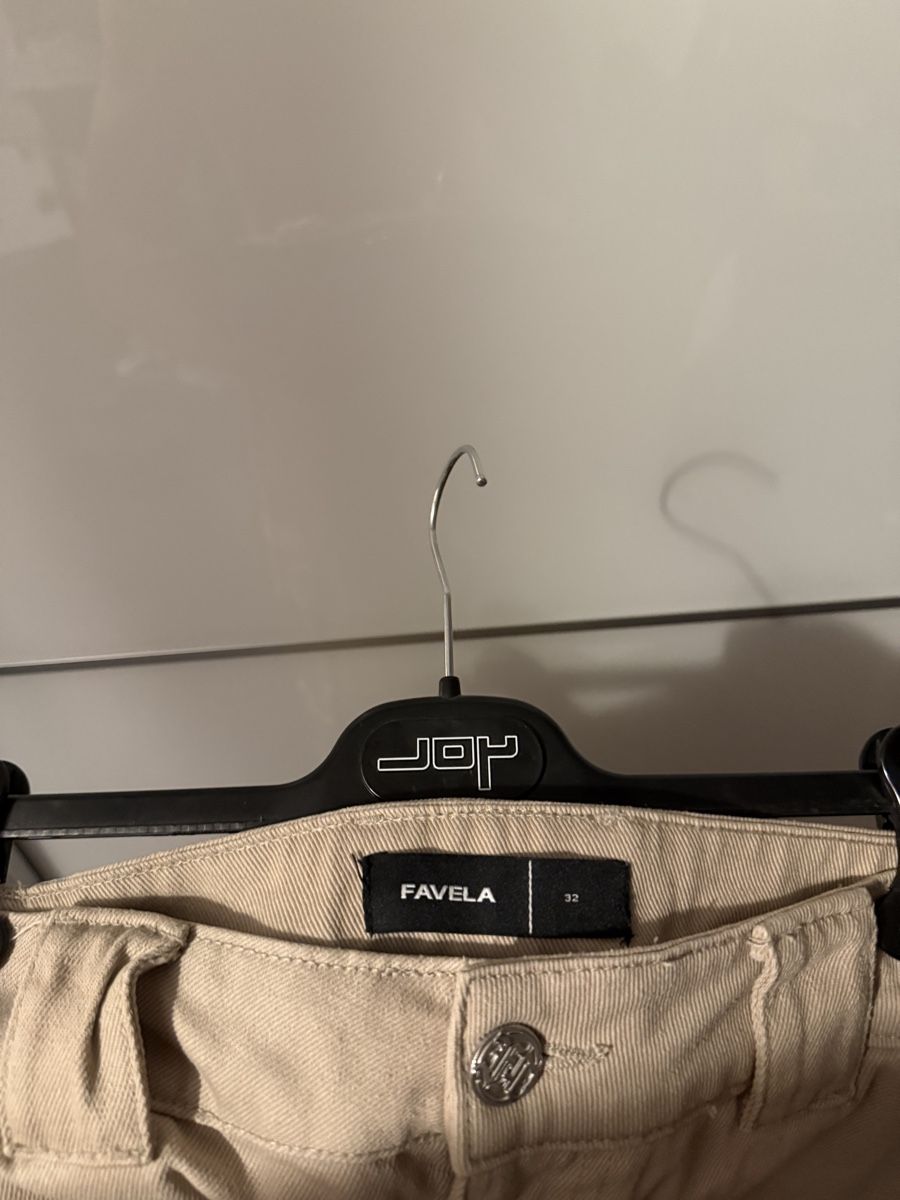 Pantaloni: Favela Cargo Pants – Usato da Müllheim Dorf venduto da dom_y9h5 3