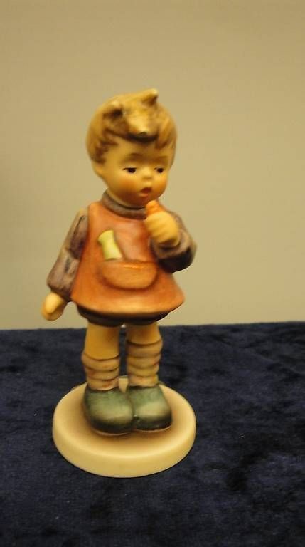 Hummel Statuette: Hummelfigur, Schleckerle - Delicious – Nuovo (secondo la descrizione) da Jona venduto da tischline
