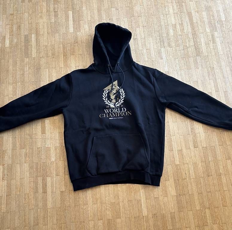 Pullover & Sweatshirts: Sweatshirt Max Verstappen World Champion 2021  – Gebraucht aus Meinier von guillaume.crt
