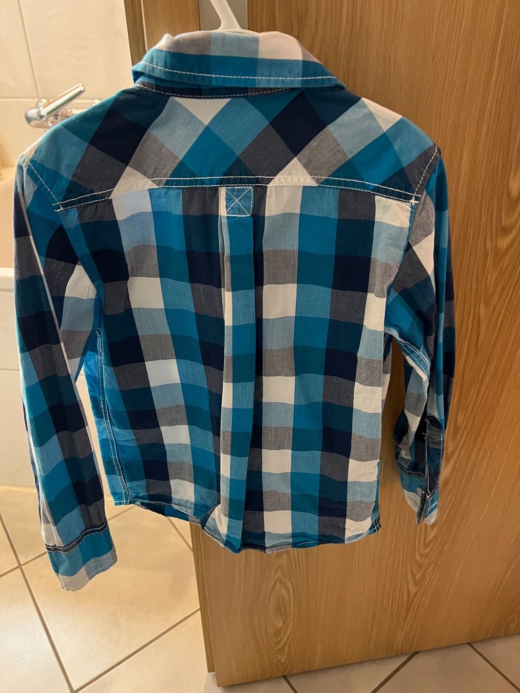 Chemises, T-shirts & Polos: Hemd Gr. 122 – D'occasion à Wallisellen par Kaktus8304 1