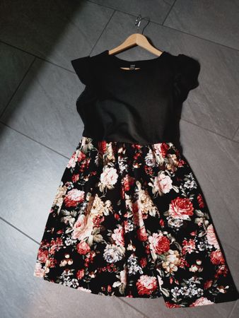 Kleid mit Blumenmuster schwarz Grösse 38 Neu