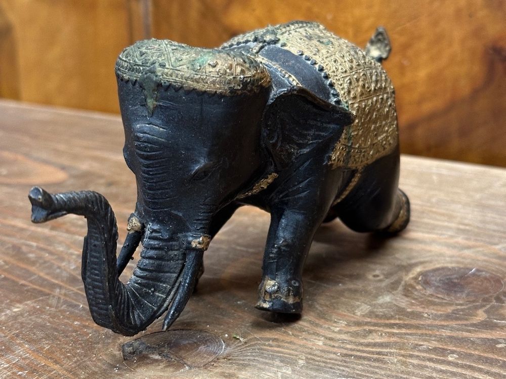 Solarleuchte Elefant Aus Kunstharz – Garten- Und Deko-Lampe 25 Cm, Grau, Für Terrasse & Balkon