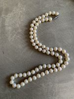 Collier de perles vintage – Élégance rétro