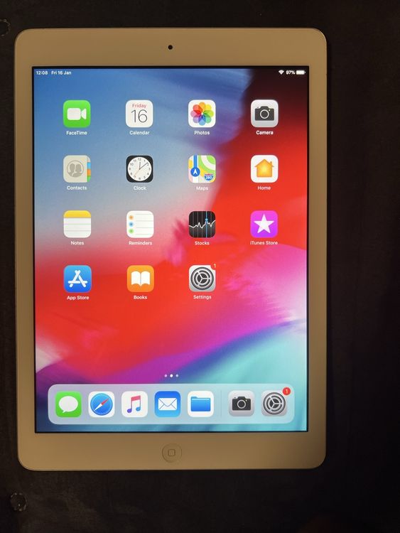 Apple iPad Air 1st Gen - 32GB - Silver - Great Condition (Gebraucht) in ...
