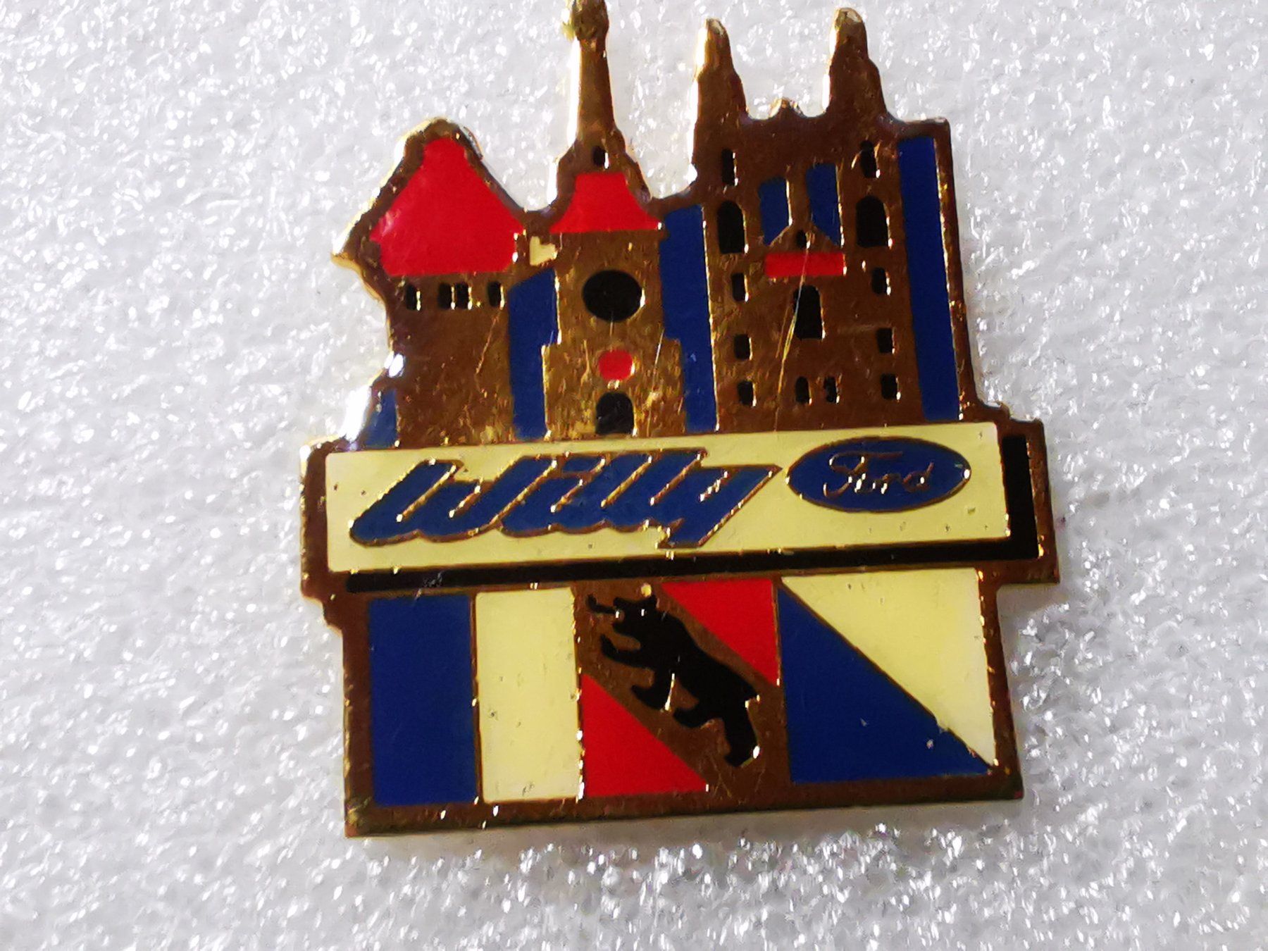 Placchette & Badge: Ansteckpin 127: Ford Willy – Usato da Oppligen venduto da Pin-Fall-Shop