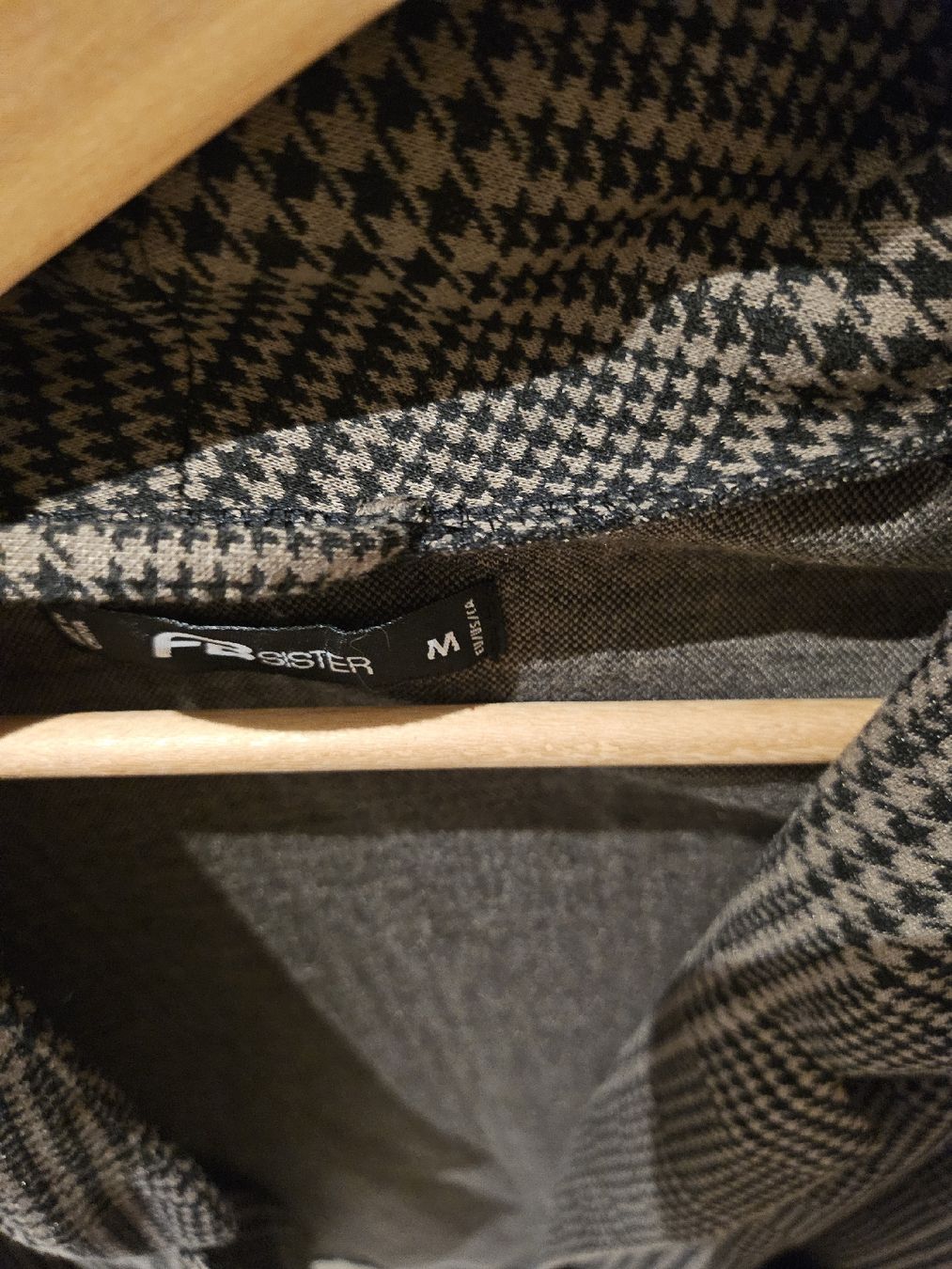 Giacche: Blazer brun et noir – Nuovo (secondo la descrizione) da La Tour-de-Peilz venduto da mar_2r26 1