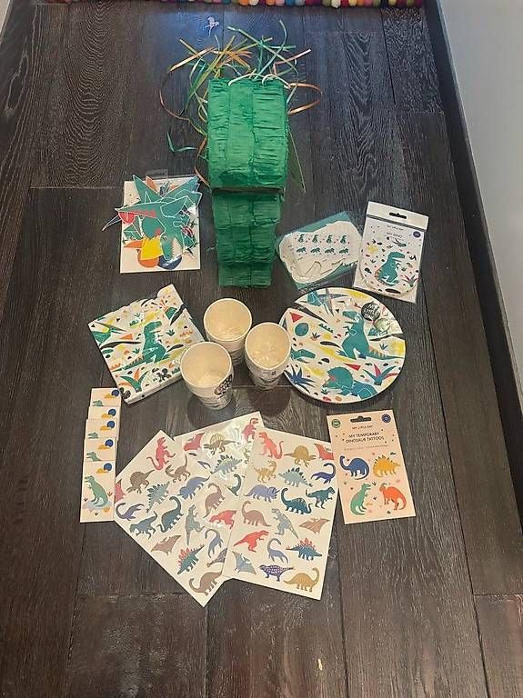 Tutte le decorazioni: Kit anniversaire thème dinosaures – Nuovo (secondo la descrizione) da Petit-Lancy venduto da areyouinterested 3