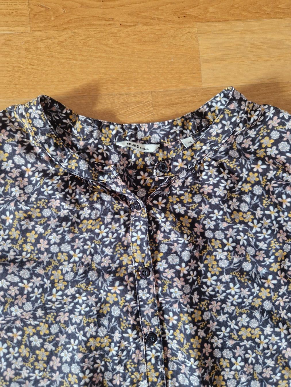 Blusen: Mustang True Denim Langarmbluse Blumenmuster Gr. 40 – Gebraucht aus Buchs Sg von Valedi 2