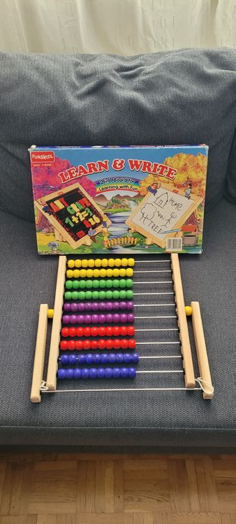 knowing perfume body powder