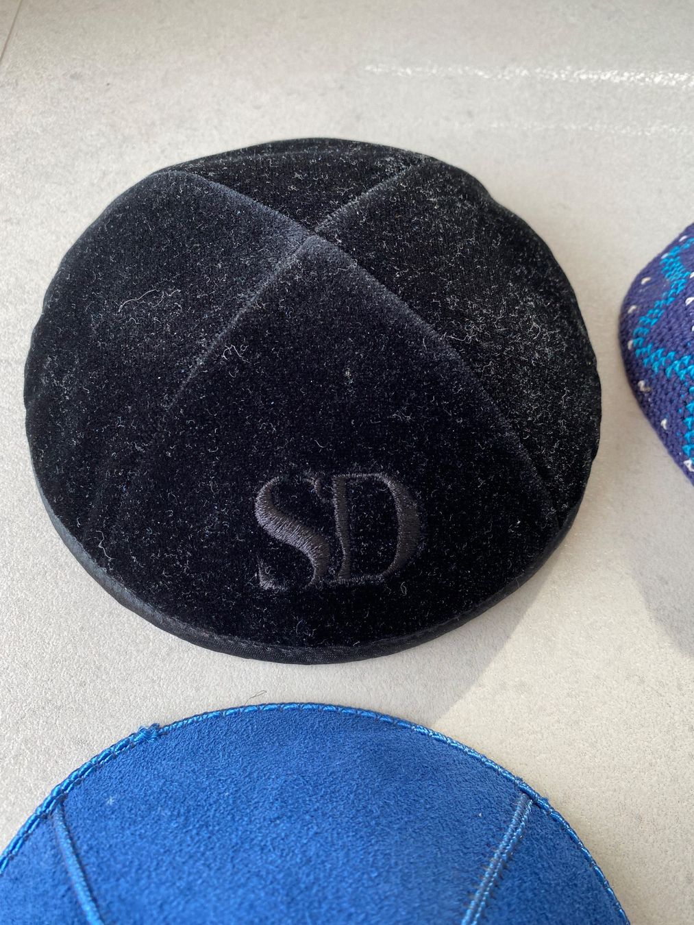 Hüte, Mützen & Caps: 6 x Schöne Kippot JUDAIKA – Gebraucht aus niederbipp von Esbenz 1