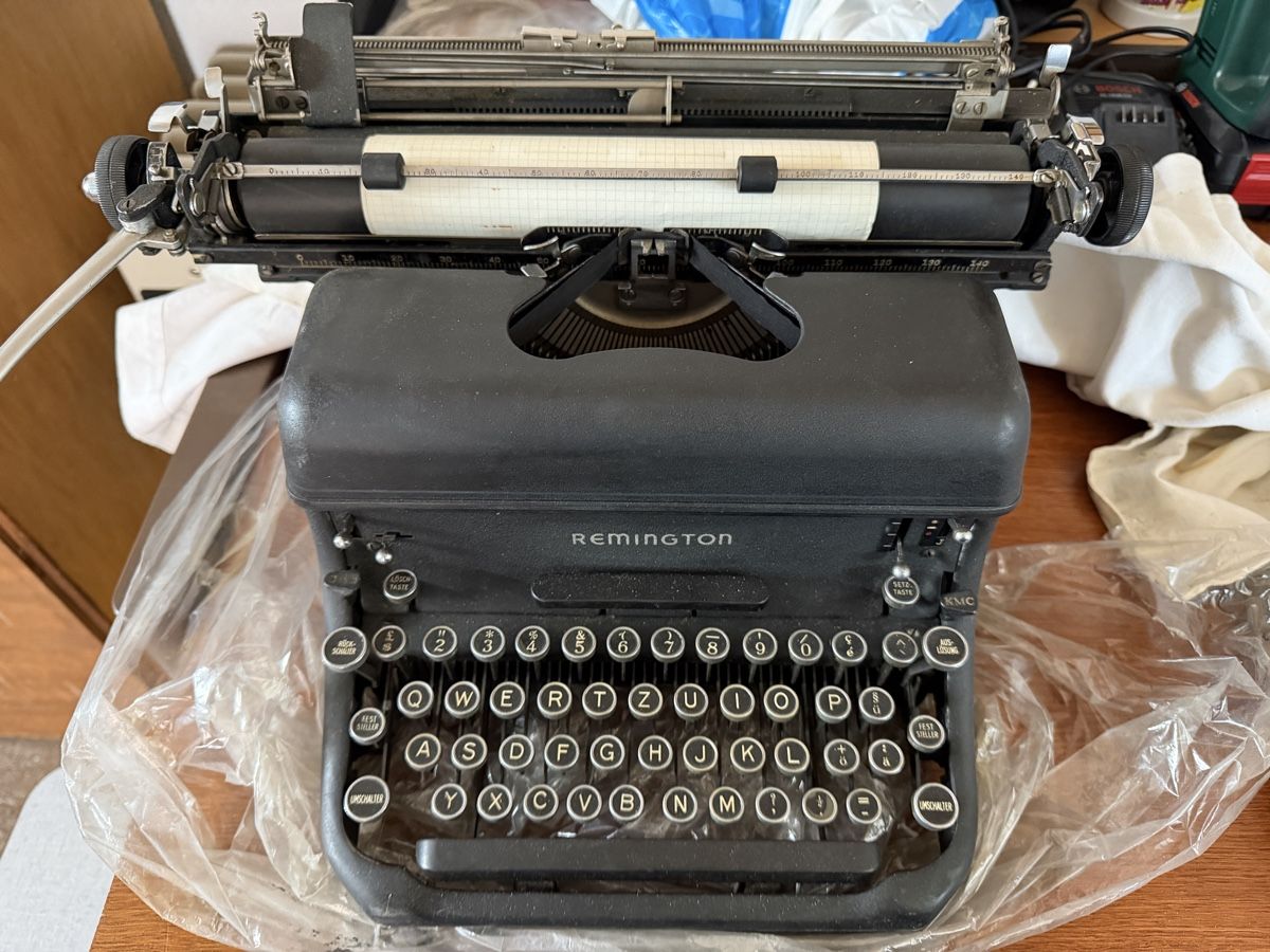 Remington Macchine da scrivere: Antike Remington Rand Schreibmaschine – Usato da Regensdorf venduto da Basc