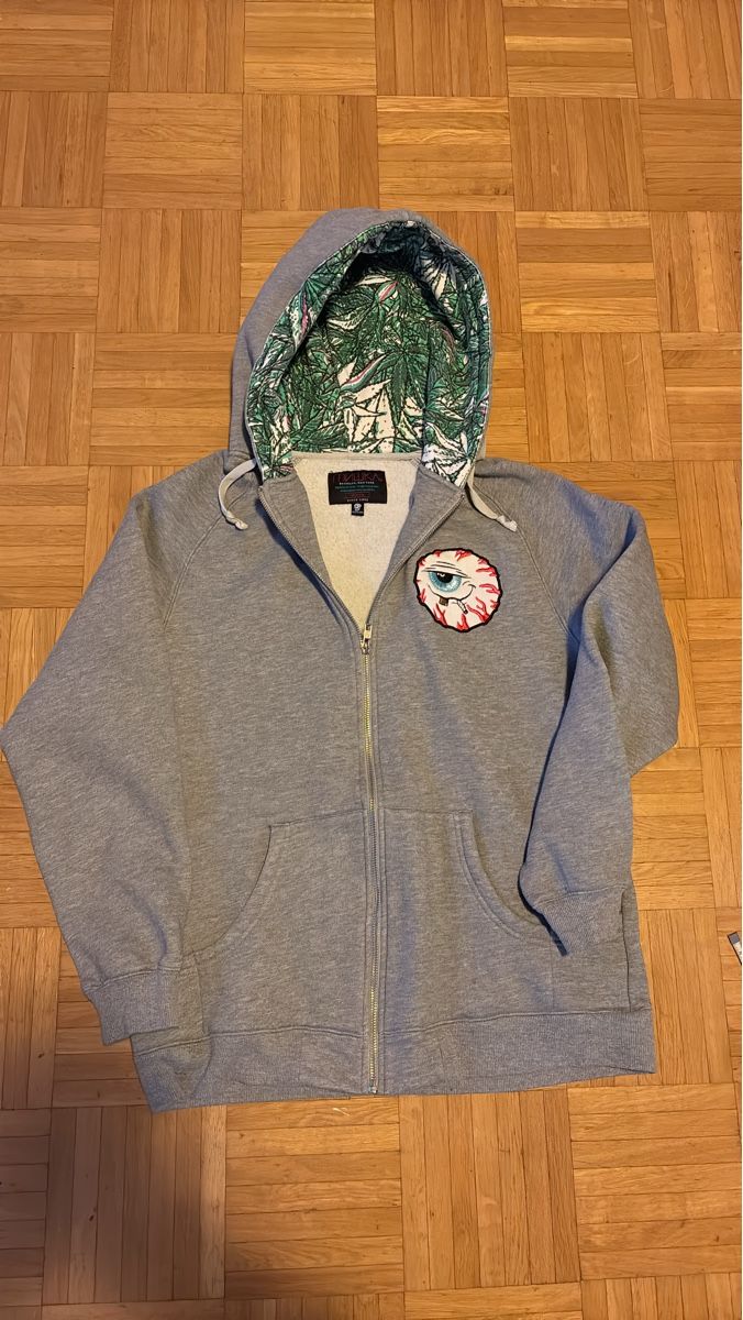 Gilet & Giacche: Jacquette à capuche grise - Taille M – Usato da thonex venduto da Ktoun