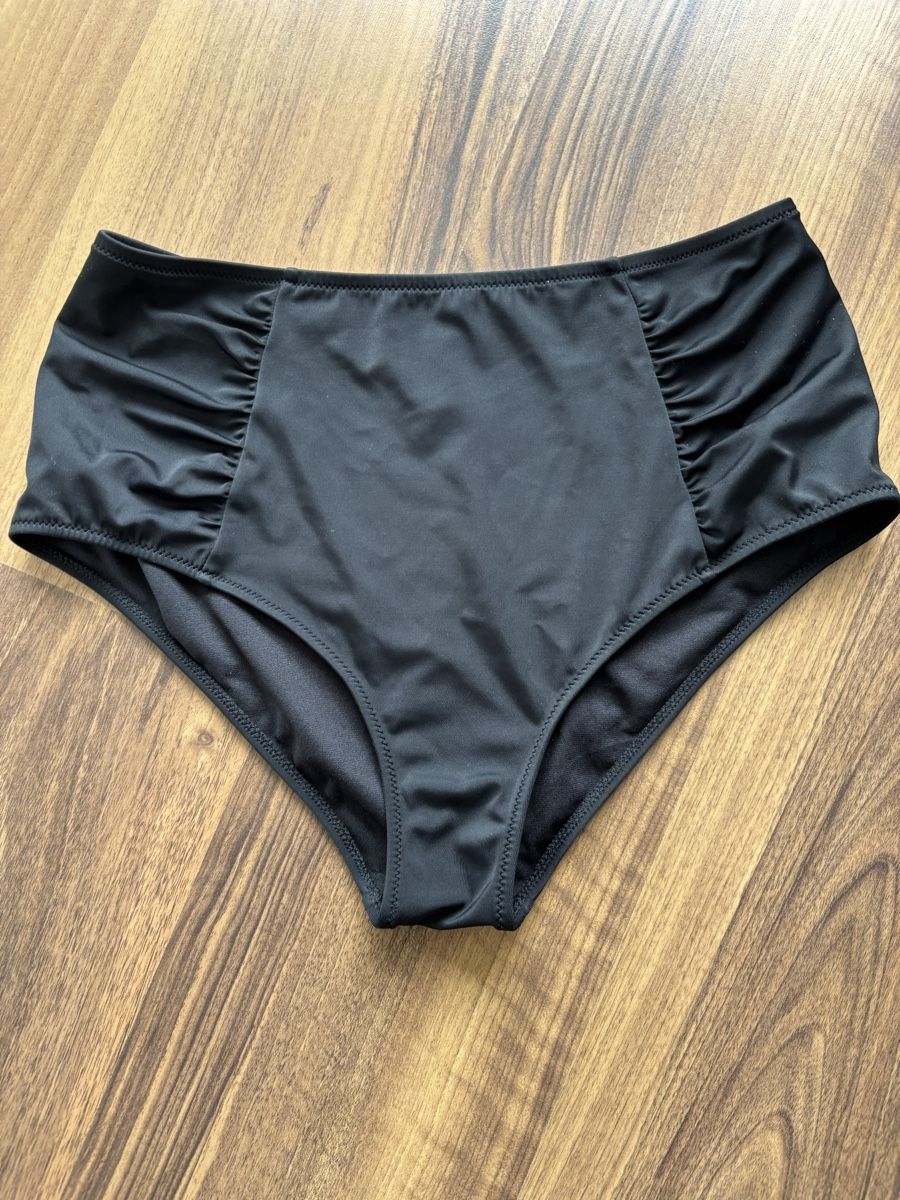 Costumi da bagno & Bikini: Badehose Damen Gr. 42 – Usato da Büsserach venduto da Zimtstaernli19