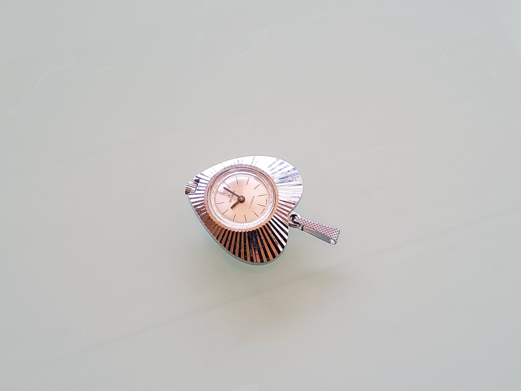 Uhren: Montre pendentif mécanique  – Gebraucht aus Malleray von Broc-Mo