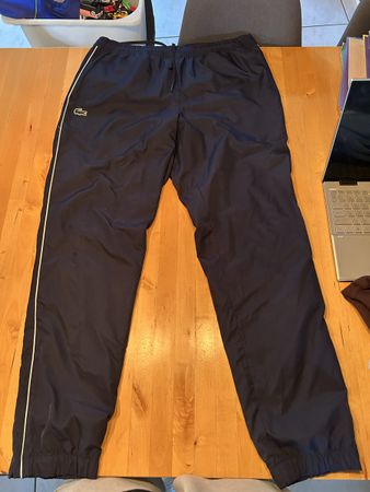Lacoste Trainingshose, marineblau mit Streifen, Top Zustand!