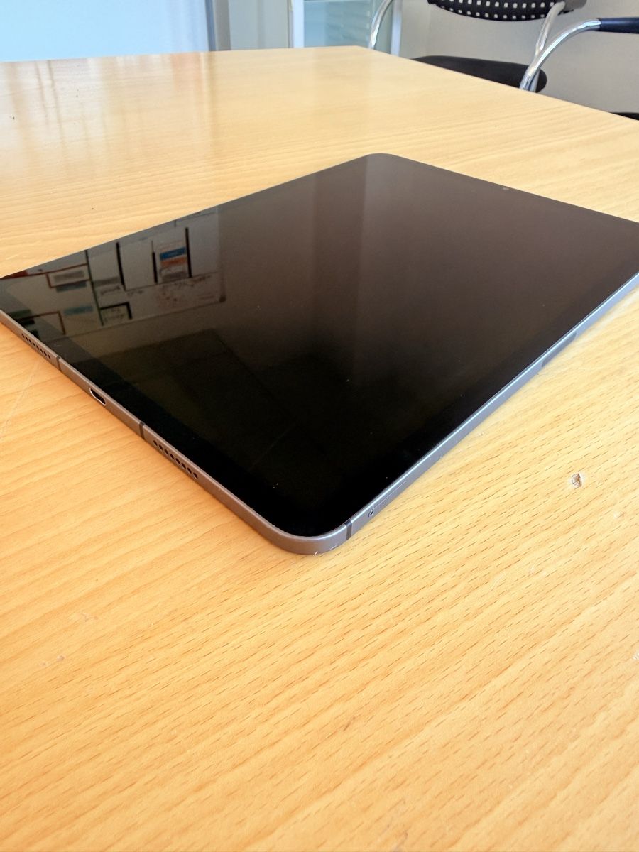Apple Tablet PC: IPad Pro 11 M1 256GB, Cellular + Magic Keyboard CH – Usato da Winkel venduto da Crisdaniel 1
