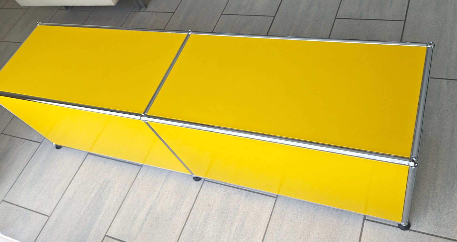 Cassettiere: USM Lowboard/Sideboard - 2-teilig - war als Bar im Einsatz – Usato da Bassersdorf venduto da Jenchrilian 1