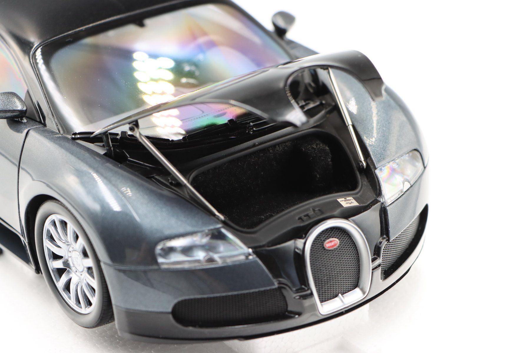 Bugatti Voitures modèles: Bugatti Veyron 2009 1:18 Minichamps – Neuf avec emballage d'origine à Bühl b.Aarberg par modelldiecast 9