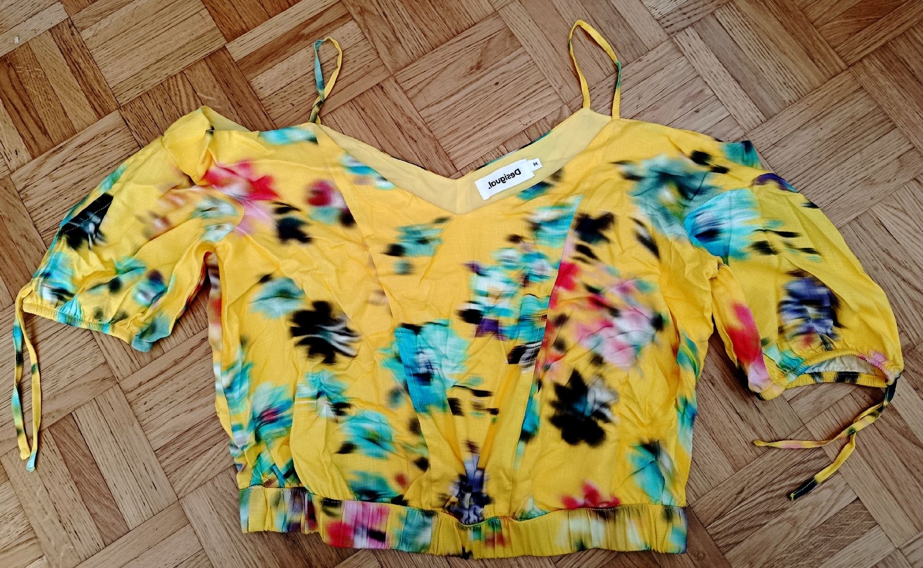 Desigual Tops: Haut Desigual taille M – Gebraucht aus Les Acacias von Dame_Shakti
