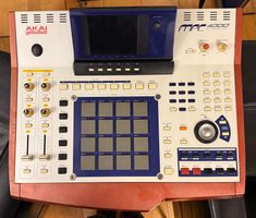 Akai MPC4000 Music Production Center