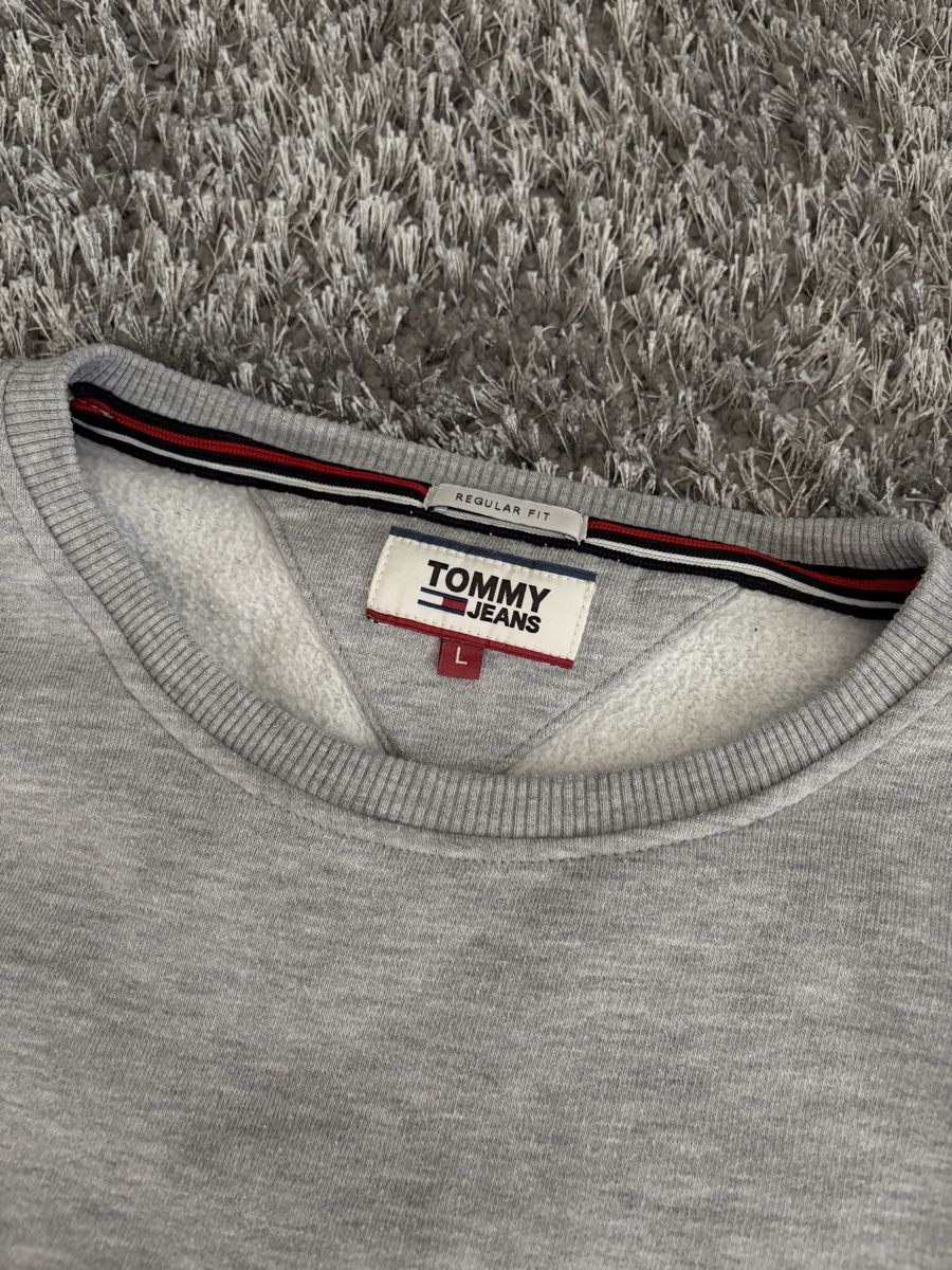 Tommy Hilfiger Maglioni & Felpe: Tommy Hilfiger Grey Sweatshirt – Nuovo (secondo la descrizione) da Brislach venduto da edu_t6pq 2