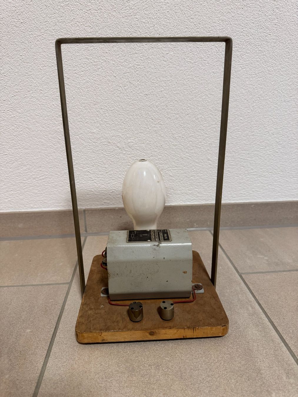Lampade: Entladungslampe Antik – Difettoso da Hofstetten ZH venduto da Balu083 2