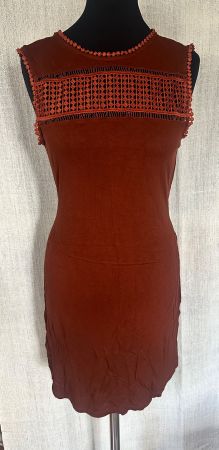 Schönes Sommerkleid mit Spitzen Gr. 34/36
