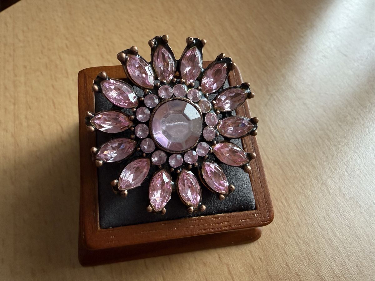 Broschen & Nadeln: Vintage-Brosche mit rosa Strasssteinen – Gebraucht aus Lamone von LaCantinaMagica 7