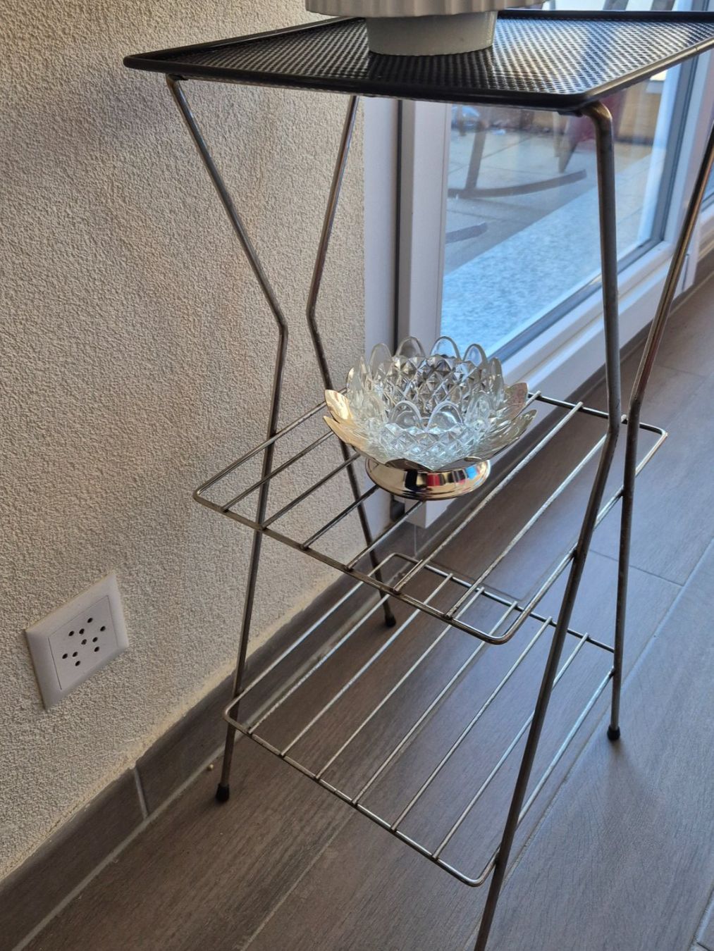 Tavoli: Table d'appoint vintage en métal – Usato da Fully venduto da tameab 2