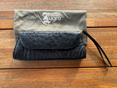 Clutchbag, schwarz aus Straussenleder