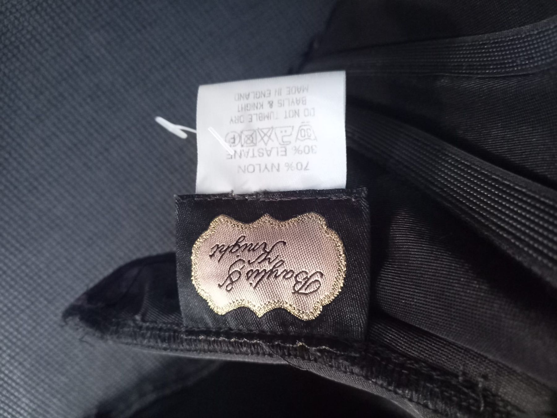 Kleiderpakete: Baylis &  Knigkt Satin Top und Rock – Gebraucht aus Stäfa von krp54 5