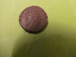 uralte Bronzemünze  Dornenkrone  17 mm     2.70 g