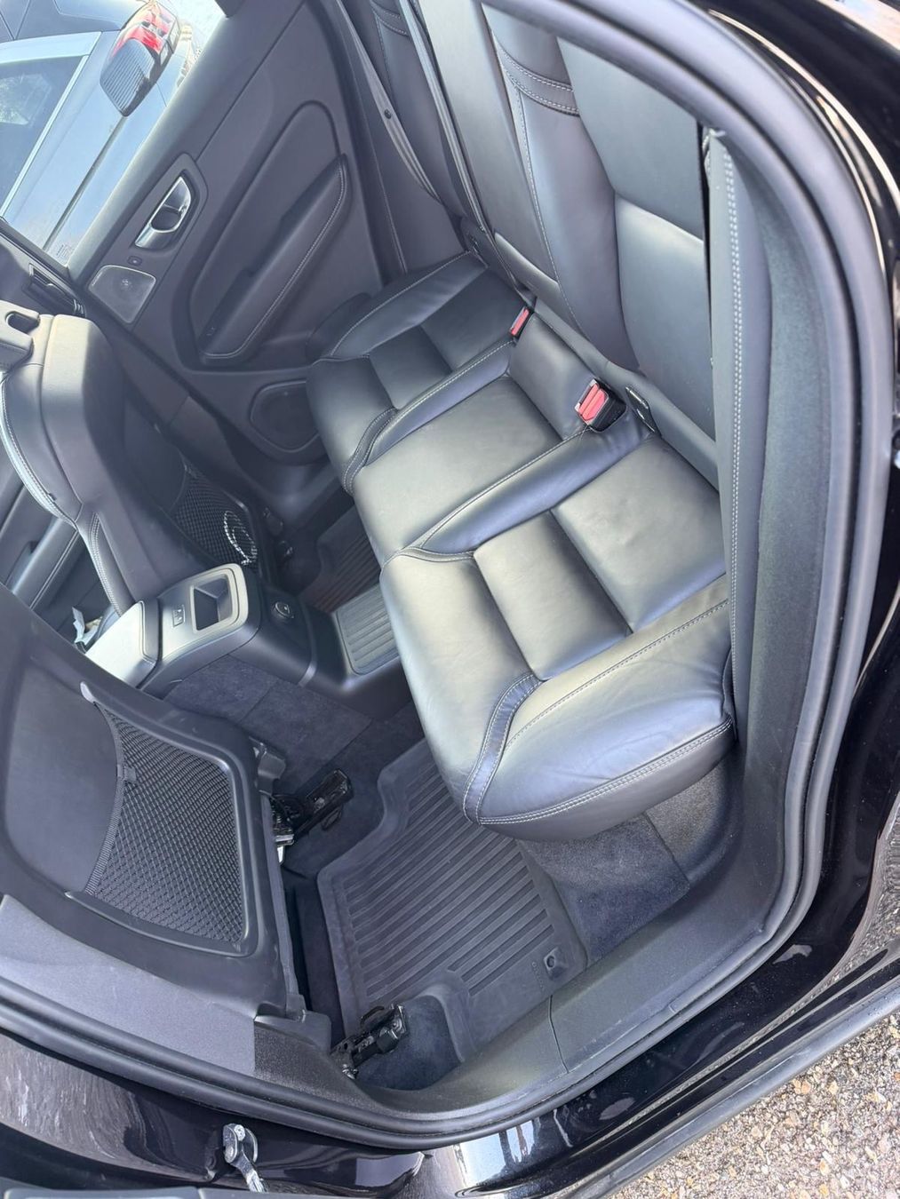 Volvo Automobili: Volvo XC60 Black Edition T8 TE – Usato da Tramelan venduto da ALFJ5 2
