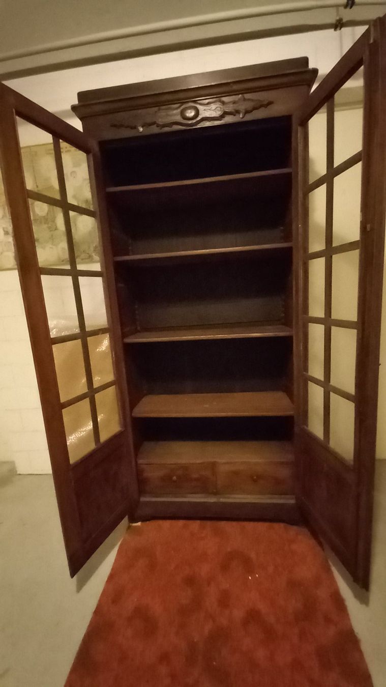 Armadi: Vitrinenschrank/Buffetschrank mit Glastüren. – Usato da Buchs AG venduto da Geraete 1