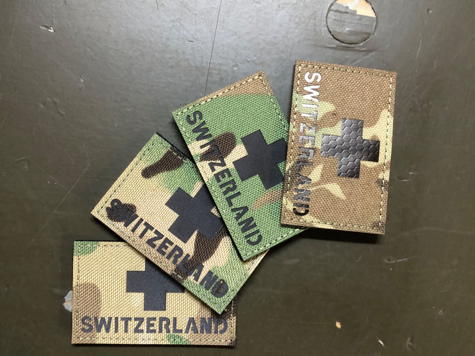 Schweizer Armee Placchette & Badge: Armee TAZ 90 Badge Patch Abzeichen Schweiz Camouflage – Nuovo (secondo la descrizione) da Madiswil venduto da TEMISO 3