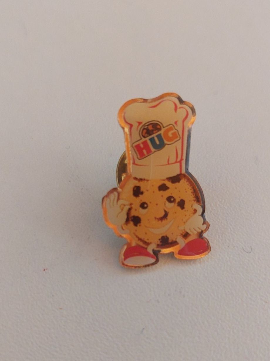 Plaketten & Abzeichen: Pin Hug – Gebraucht aus Erlinsbach von pfunky