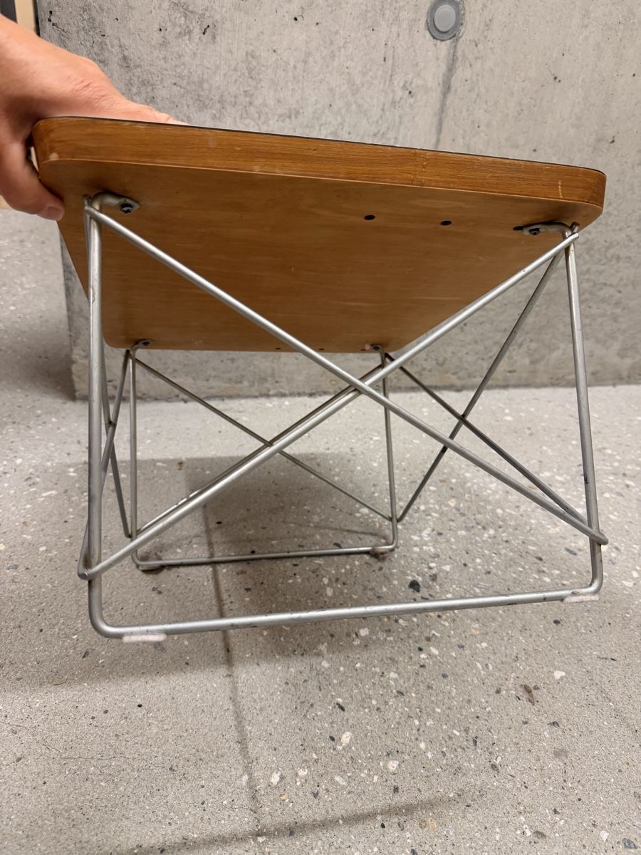 Nachttische: Vitra - Eames Occasional Table Side Table Wood Metal Wire – Gebraucht aus Männedorf von iza04 5