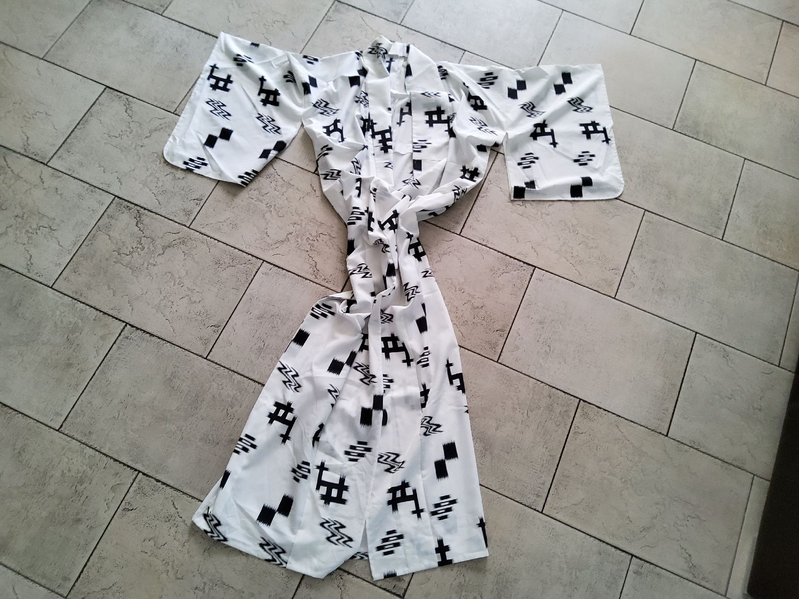 Art international: Kimono mit Gürtel – Neuf (Voir description) à Oberwangen b. Bern par rol_p5g6