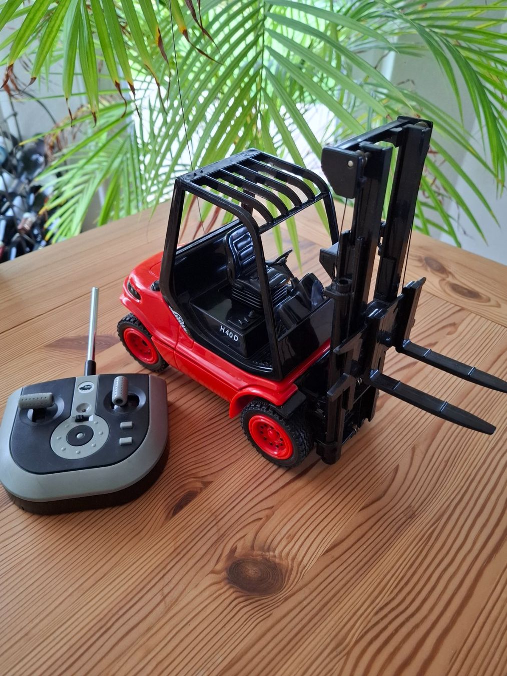 Dickie Toys RC Modellbau: Dickie Gabelstapler RC Linde H40D – Gebraucht aus Chabrey von fluvius