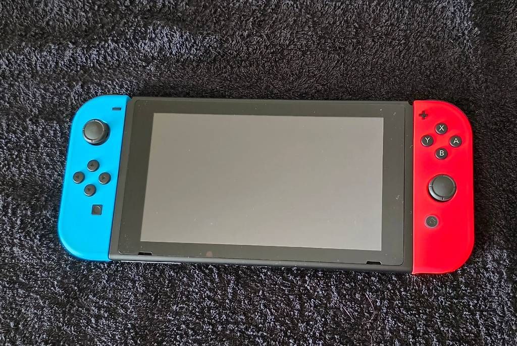 Console: Nintendo Switch Konsole (blau/rot) – Usato da Steinach venduto da Feuerwehr7