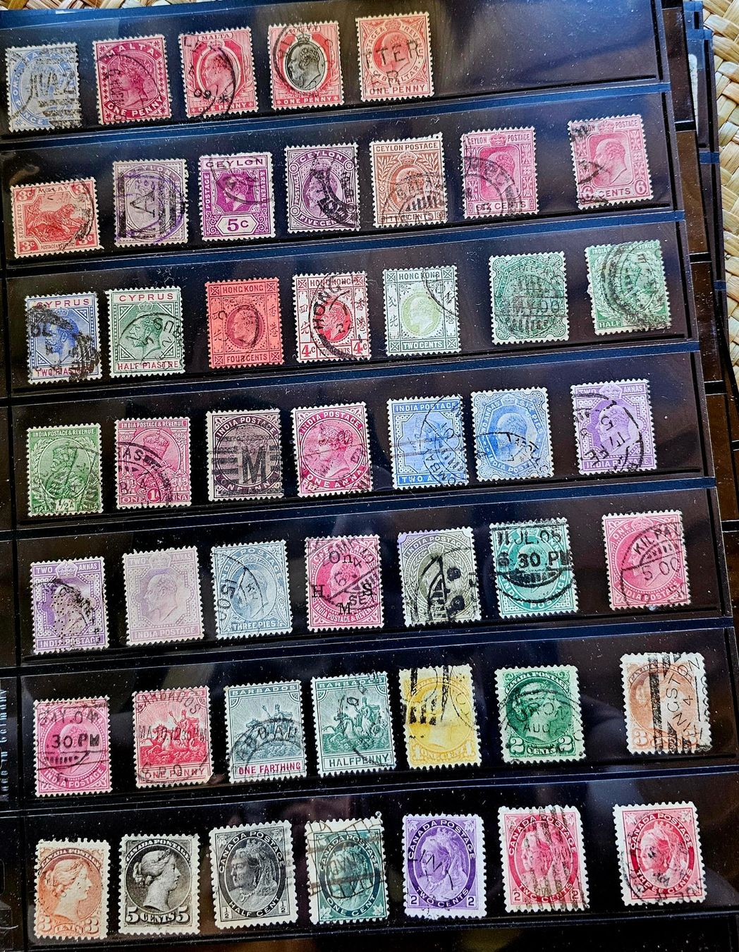 Tous les timbres: UK colonies, CANADA - see !!! – D'occasion à Les Valettes par Nuba1