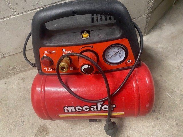 Compressori: Luftkompressor MECAFER 6 L gebraucht fast wie neu – Usato da Niederhasli venduto da Tigerproduct 1