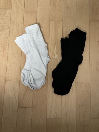 New Socks, Size 43-46, 5x Black and 5x White Colour - Unisex